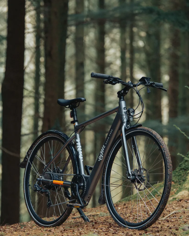 EMU Evo Crossbar 700c Wheel Electric Bike Metallic Grey-9